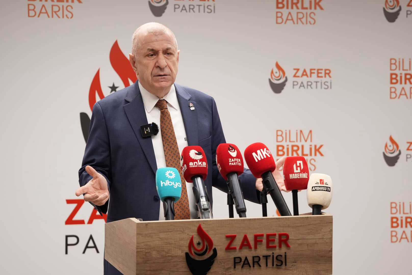 “ÖYLE GÜNLERDEN GEÇİYORUZ Kİ, SINIRIMIZDA BİR GÜRUH TÜRK BAYRAĞINI GÖNDERDEN İNDİRME CÜRETİNDE BULUNUYOR”